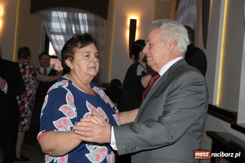 Zdjęcie w galerii na portalu naszraciborz.pl: Wyginam śmiało ciało – babcie i dziadkowie w karnawałowym nastroju  wiadomości z regionu