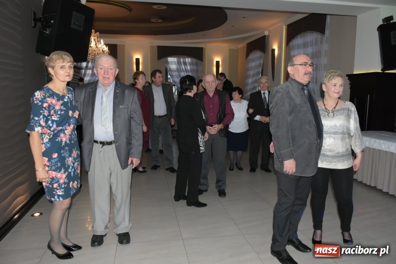 Zdjęcie w galerii na portalu naszraciborz.pl: Wyginam śmiało ciało – babcie i dziadkowie w karnawałowym nastroju  wiadomości z regionu