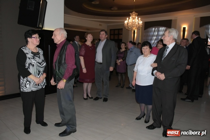 Zdjęcie w galerii na portalu naszraciborz.pl: Wyginam śmiało ciało – babcie i dziadkowie w karnawałowym nastroju  wiadomości z regionu