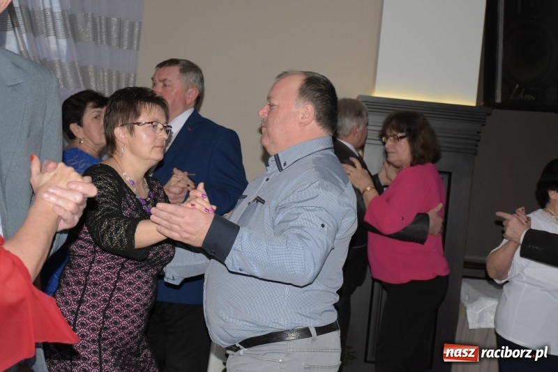 Zdjęcie w galerii na portalu naszraciborz.pl: Wyginam śmiało ciało – babcie i dziadkowie w karnawałowym nastroju  wiadomości z regionu