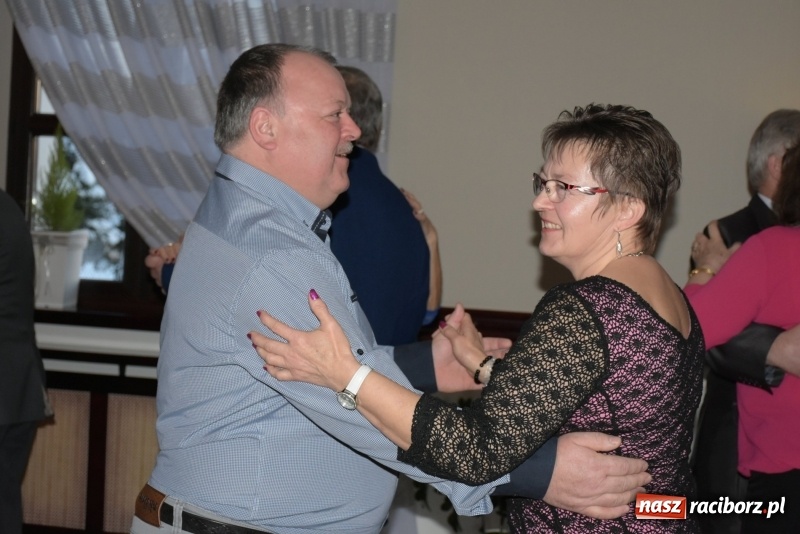 Zdjęcie w galerii na portalu naszraciborz.pl: Wyginam śmiało ciało – babcie i dziadkowie w karnawałowym nastroju  wiadomości z regionu