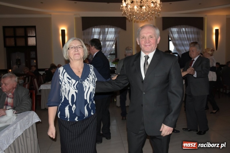 Zdjęcie w galerii na portalu naszraciborz.pl: Wyginam śmiało ciało – babcie i dziadkowie w karnawałowym nastroju  wiadomości z regionu