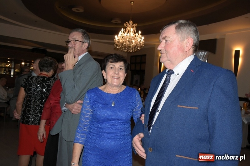 Zdjęcie w galerii na portalu naszraciborz.pl: Wyginam śmiało ciało – babcie i dziadkowie w karnawałowym nastroju  wiadomości z regionu