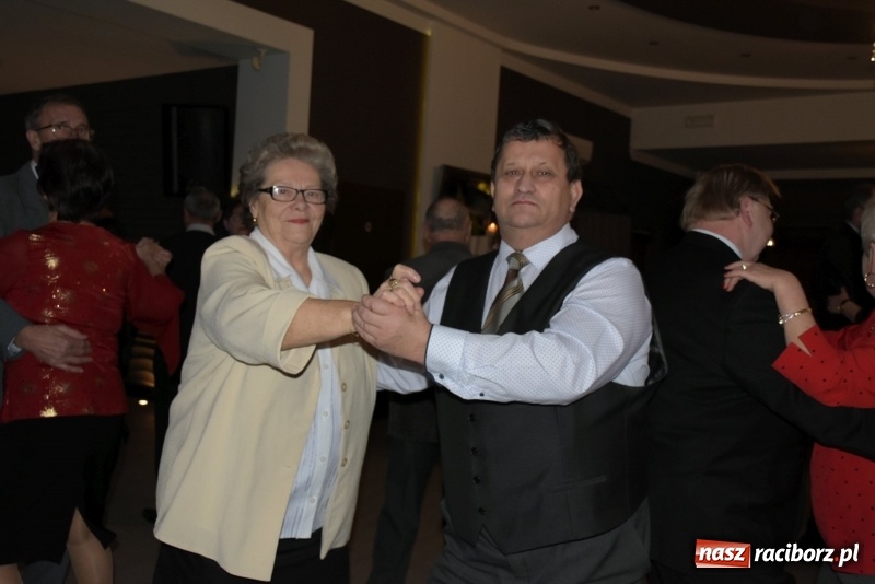 Zdjęcie w galerii na portalu naszraciborz.pl: Wyginam śmiało ciało – babcie i dziadkowie w karnawałowym nastroju  wiadomości z regionu