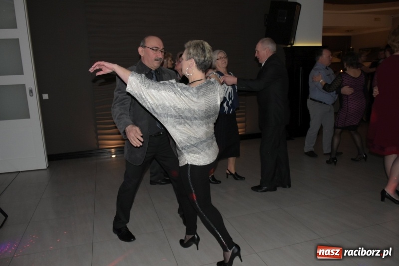 Zdjęcie w galerii na portalu naszraciborz.pl: Wyginam śmiało ciało – babcie i dziadkowie w karnawałowym nastroju  wiadomości z regionu