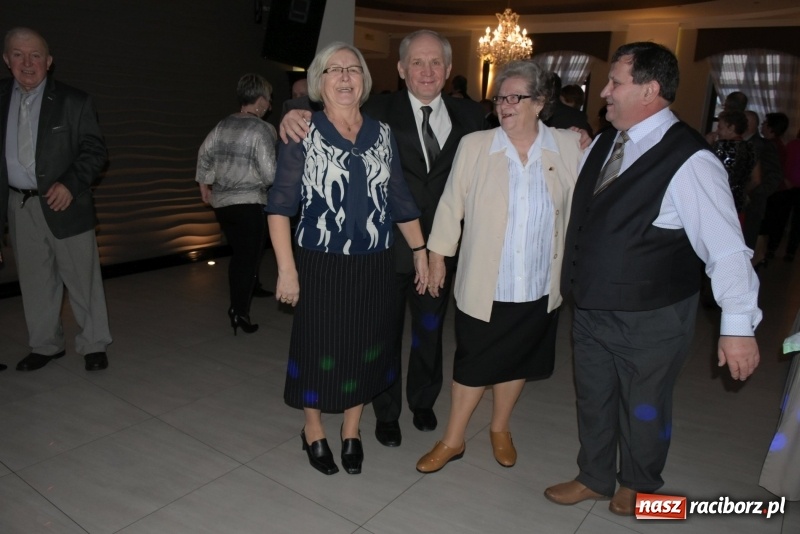 Zdjęcie w galerii na portalu naszraciborz.pl: Wyginam śmiało ciało – babcie i dziadkowie w karnawałowym nastroju  wiadomości z regionu