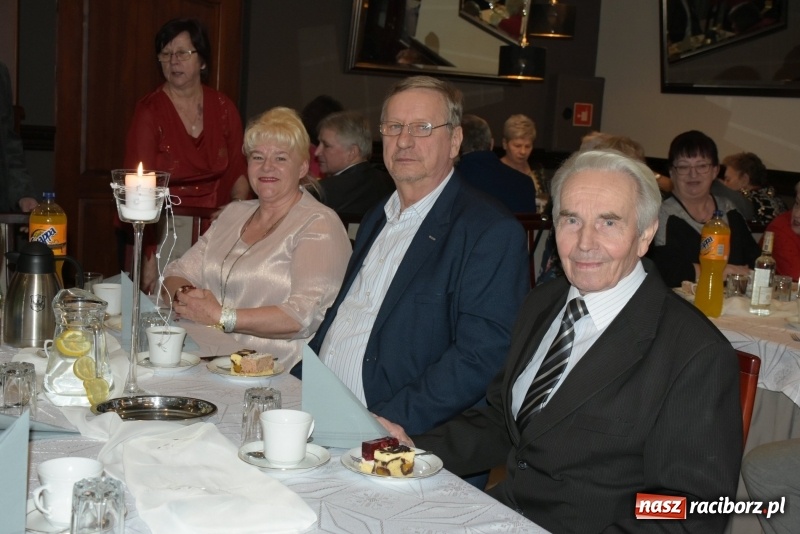 Zdjęcie w galerii na portalu naszraciborz.pl: Wyginam śmiało ciało – babcie i dziadkowie w karnawałowym nastroju  wiadomości z regionu