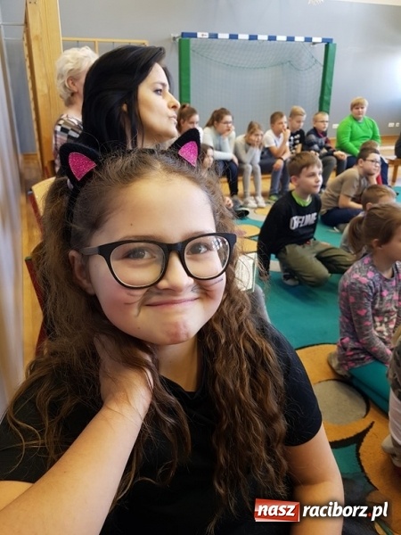 Zdjęcie w galerii na portalu naszraciborz.pl: Czytamy Dzieciom 2019. Małpka Gizela w Kobyli  wiadomości z regionu