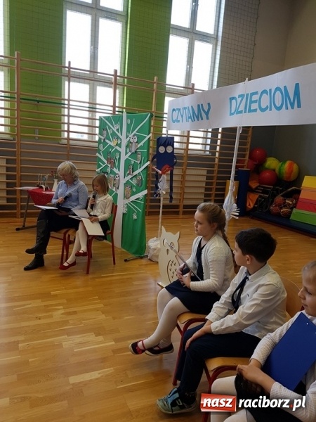 Zdjęcie w galerii na portalu naszraciborz.pl: Czytamy Dzieciom 2019. Małpka Gizela w Kobyli  wiadomości z regionu