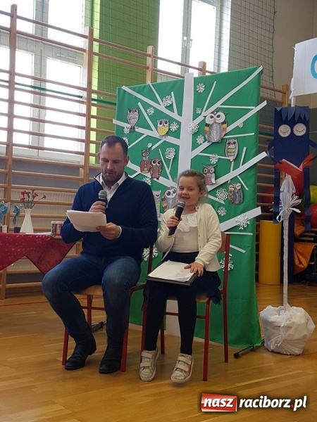 Zdjęcie w galerii na portalu naszraciborz.pl: Czytamy Dzieciom 2019. Małpka Gizela w Kobyli  wiadomości z regionu