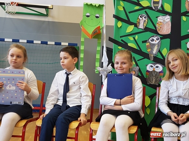 Zdjęcie w galerii na portalu naszraciborz.pl: Czytamy Dzieciom 2019. Małpka Gizela w Kobyli  wiadomości z regionu