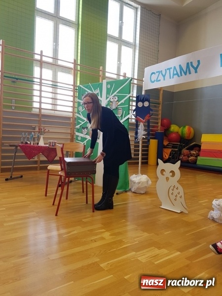 Zdjęcie w galerii na portalu naszraciborz.pl: Czytamy Dzieciom 2019. Małpka Gizela w Kobyli  wiadomości z regionu