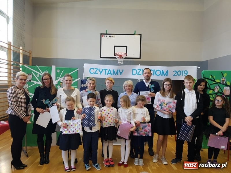 Zdjęcie w galerii na portalu naszraciborz.pl: Czytamy Dzieciom 2019. Małpka Gizela w Kobyli  wiadomości z regionu