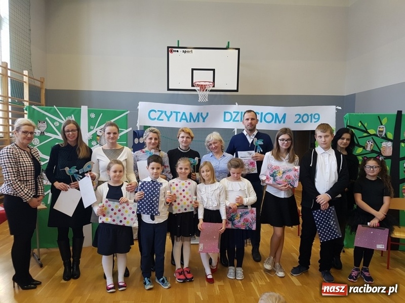 Zdjęcie w galerii na portalu naszraciborz.pl: Czytamy Dzieciom 2019. Małpka Gizela w Kobyli  wiadomości z regionu