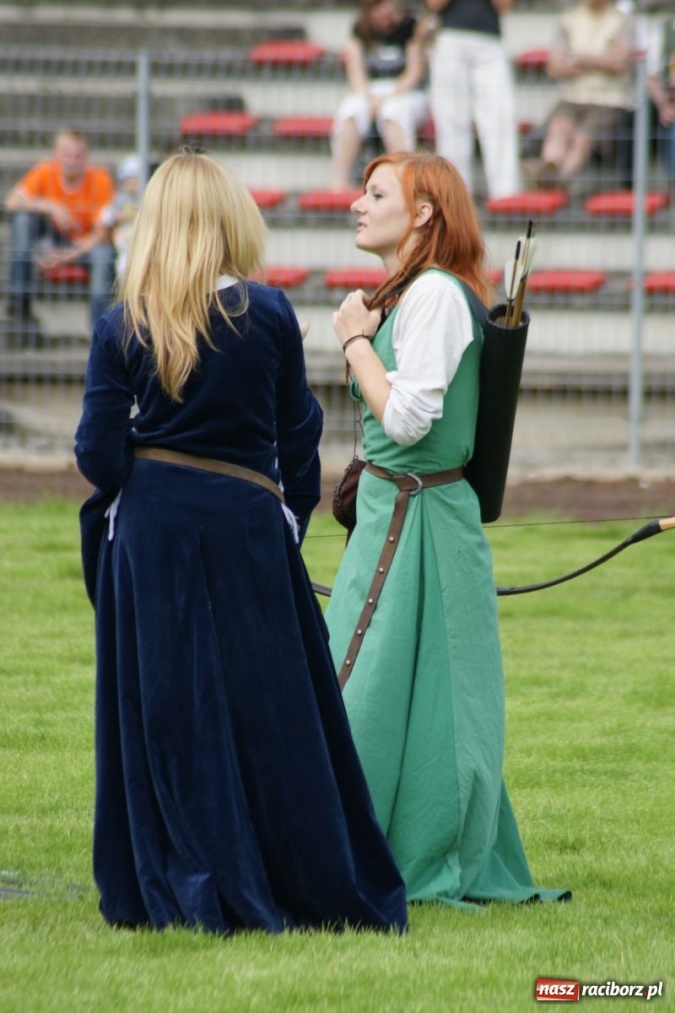 Zdjęcie w galerii na portalu naszraciborz.pl: Dni Raciborza 2014 - Daniel Olbrychski królem Janem III Sobieskim podczas przejazdu wiadomości z regionu