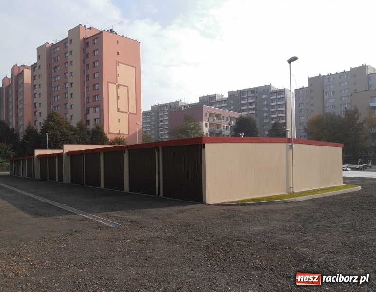 Zdjęcie w galerii na portalu naszraciborz.pl: Ostatnie wolne miejsca w monitorowanym kompleksie garaży w Raciborzu wiadomości z regionu