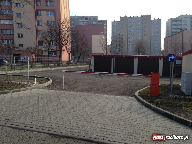 Zdjęcie w galerii na portalu naszraciborz.pl: Ostatnie wolne miejsca w monitorowanym kompleksie garaży w Raciborzu wiadomości z regionu