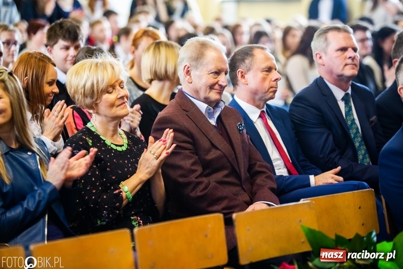 Zdjęcie w galerii na portalu naszraciborz.pl: Obchody święta patronki Zespołu Szkół Ekonomicznych Eufemii Raciborskiej  wiadomości z regionu