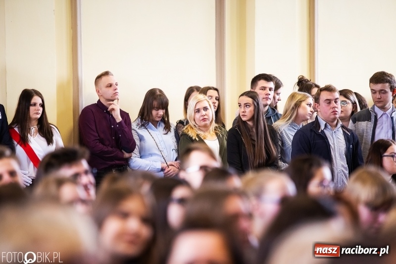 Zdjęcie w galerii na portalu naszraciborz.pl: Obchody święta patronki Zespołu Szkół Ekonomicznych Eufemii Raciborskiej  wiadomości z regionu