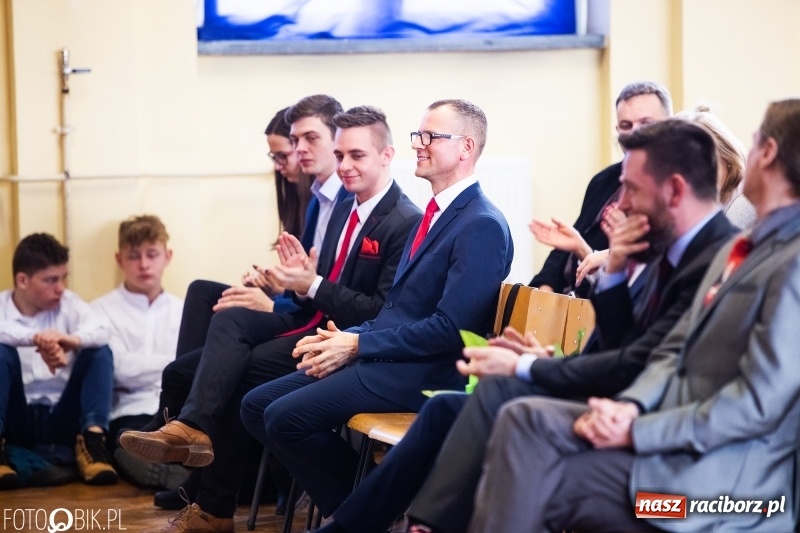 Zdjęcie w galerii na portalu naszraciborz.pl: Obchody święta patronki Zespołu Szkół Ekonomicznych Eufemii Raciborskiej  wiadomości z regionu