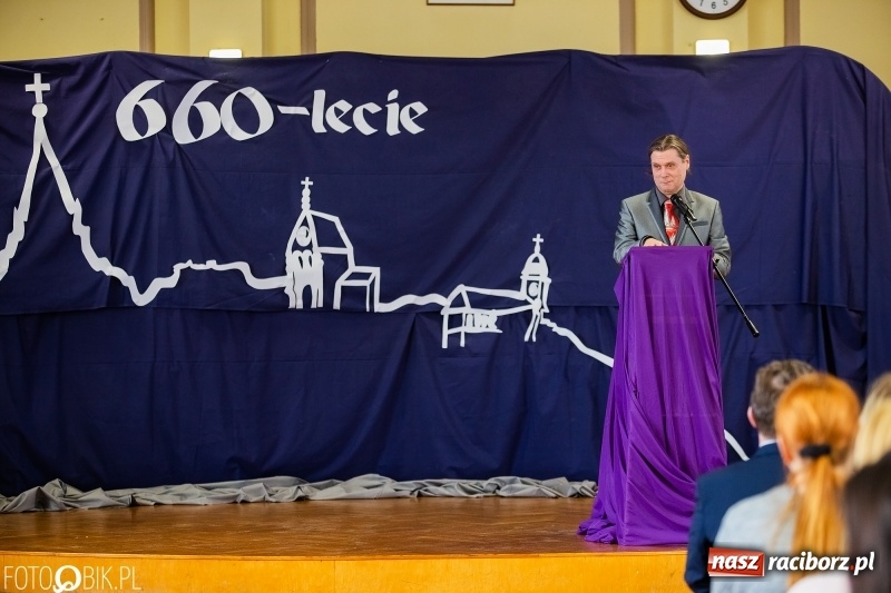 Zdjęcie w galerii na portalu naszraciborz.pl: Obchody święta patronki Zespołu Szkół Ekonomicznych Eufemii Raciborskiej  wiadomości z regionu