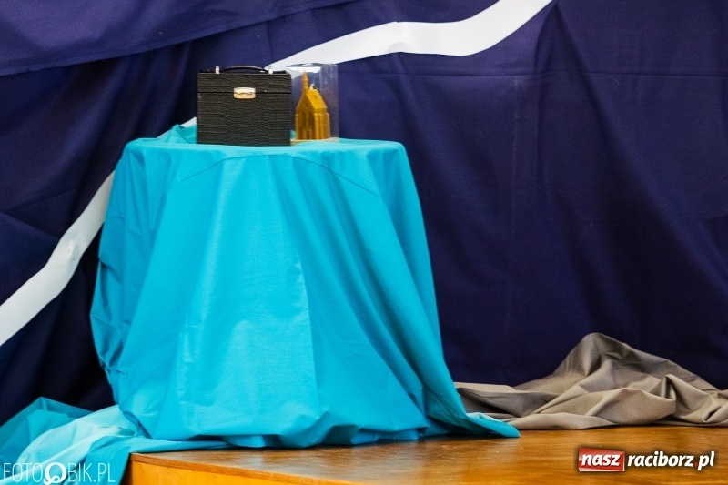 Zdjęcie w galerii na portalu naszraciborz.pl: Obchody święta patronki Zespołu Szkół Ekonomicznych Eufemii Raciborskiej  wiadomości z regionu