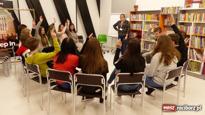 Zdjęcie w galerii na portalu naszraciborz.pl: O mowie nienawiści w raciborskiej bibliotece  wiadomości z regionu