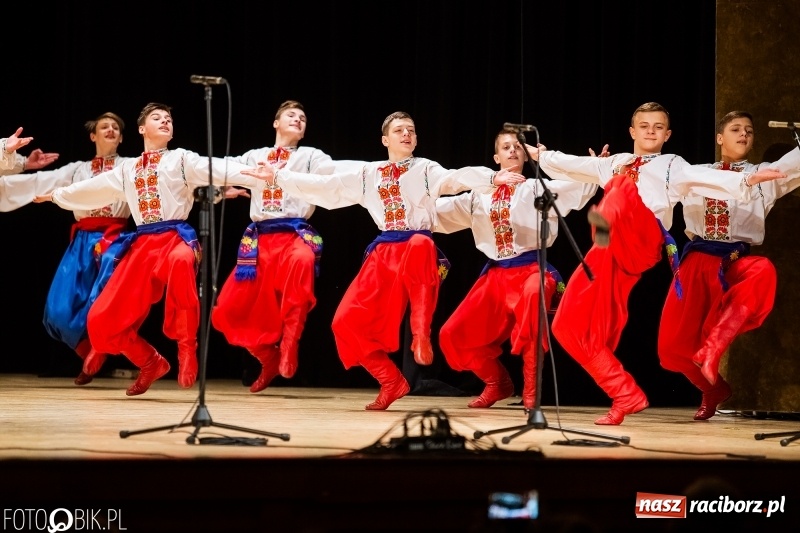 Zdjęcie w galerii na portalu naszraciborz.pl: Zespół ludowy Barwinok z ukraińskiej Winnicy wystąpił w RCK wiadomości z regionu