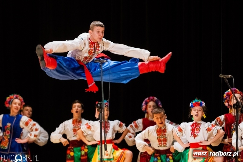 Zdjęcie w galerii na portalu naszraciborz.pl: Zespół ludowy Barwinok z ukraińskiej Winnicy wystąpił w RCK wiadomości z regionu