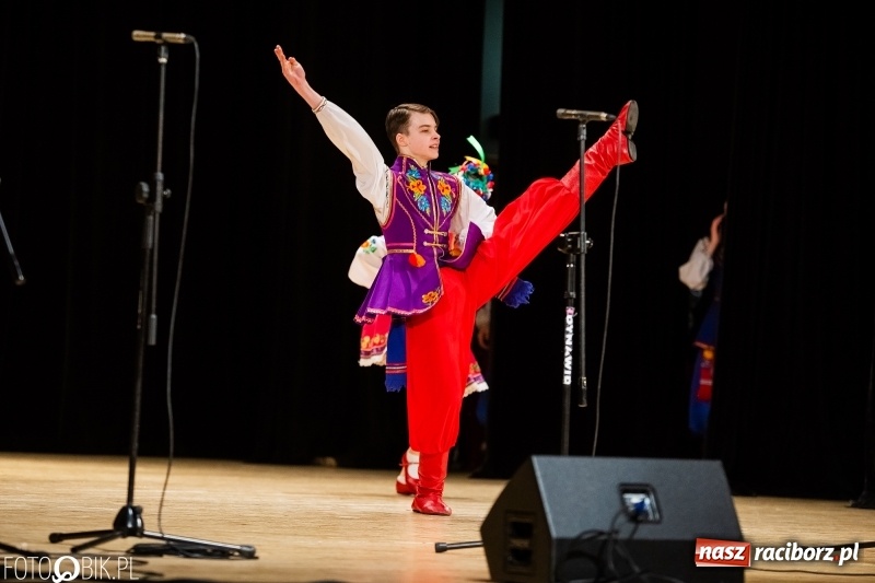 Zdjęcie w galerii na portalu naszraciborz.pl: Zespół ludowy Barwinok z ukraińskiej Winnicy wystąpił w RCK wiadomości z regionu