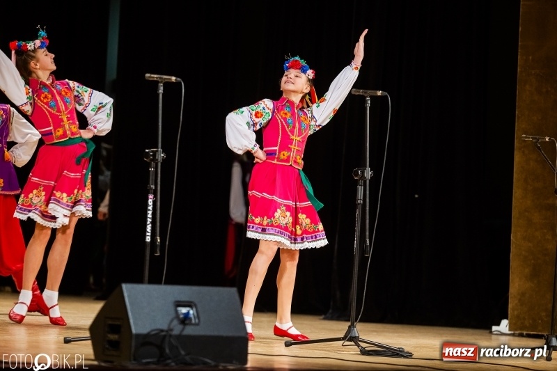 Zdjęcie w galerii na portalu naszraciborz.pl: Zespół ludowy Barwinok z ukraińskiej Winnicy wystąpił w RCK wiadomości z regionu