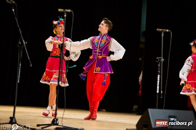 Zdjęcie w galerii na portalu naszraciborz.pl: Zespół ludowy Barwinok z ukraińskiej Winnicy wystąpił w RCK wiadomości z regionu