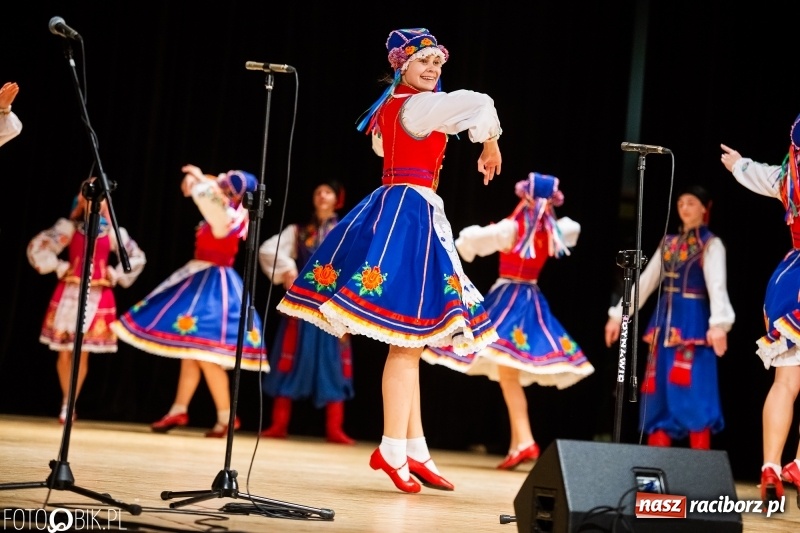 Zdjęcie w galerii na portalu naszraciborz.pl: Zespół ludowy Barwinok z ukraińskiej Winnicy wystąpił w RCK wiadomości z regionu