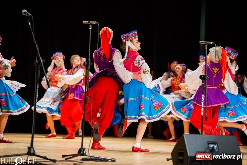 Zdjęcie w galerii na portalu naszraciborz.pl: Zespół ludowy Barwinok z ukraińskiej Winnicy wystąpił w RCK wiadomości z regionu
