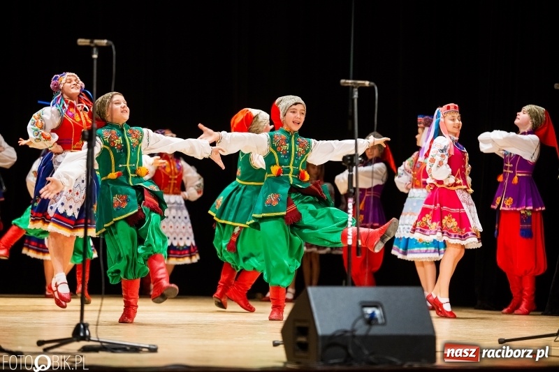 Zdjęcie w galerii na portalu naszraciborz.pl: Zespół ludowy Barwinok z ukraińskiej Winnicy wystąpił w RCK wiadomości z regionu
