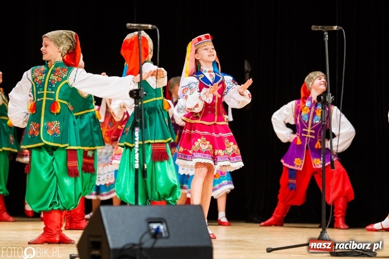 Zdjęcie w galerii na portalu naszraciborz.pl: Zespół ludowy Barwinok z ukraińskiej Winnicy wystąpił w RCK wiadomości z regionu