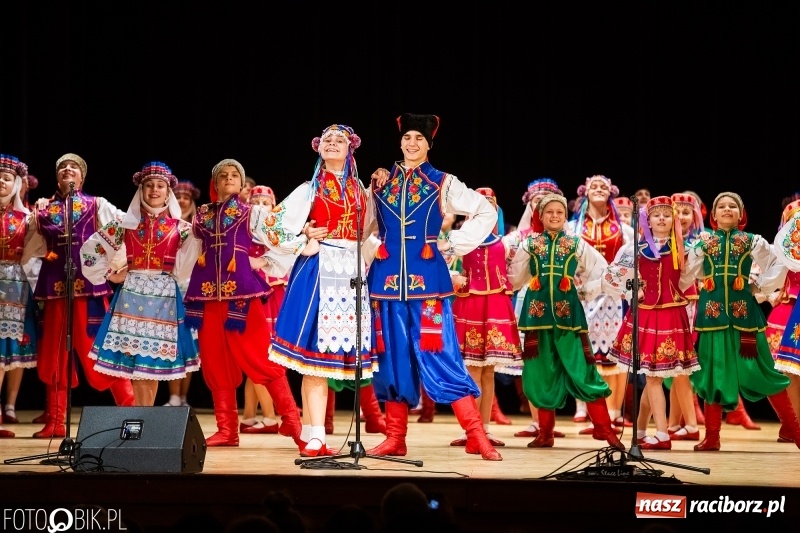Zdjęcie w galerii na portalu naszraciborz.pl: Zespół ludowy Barwinok z ukraińskiej Winnicy wystąpił w RCK wiadomości z regionu