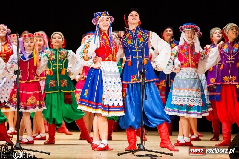 Zdjęcie w galerii na portalu naszraciborz.pl: Zespół ludowy Barwinok z ukraińskiej Winnicy wystąpił w RCK wiadomości z regionu