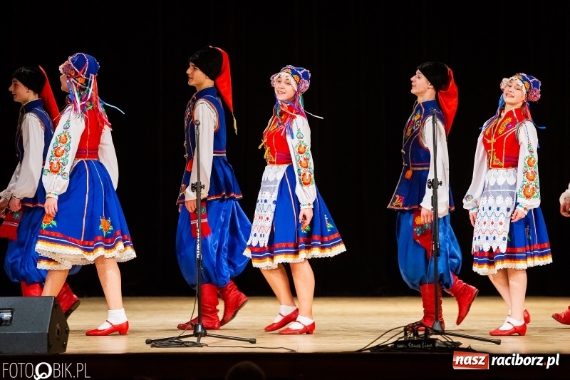 Zdjęcie w galerii na portalu naszraciborz.pl: Zespół ludowy Barwinok z ukraińskiej Winnicy wystąpił w RCK wiadomości z regionu