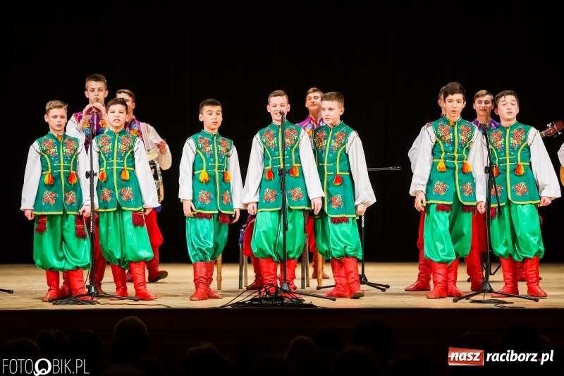 Zdjęcie w galerii na portalu naszraciborz.pl: Zespół ludowy Barwinok z ukraińskiej Winnicy wystąpił w RCK wiadomości z regionu