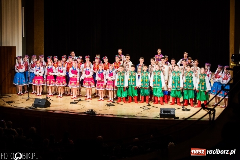 Zdjęcie w galerii na portalu naszraciborz.pl: Zespół ludowy Barwinok z ukraińskiej Winnicy wystąpił w RCK wiadomości z regionu