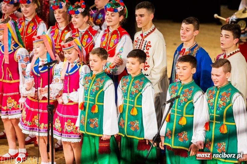 Zdjęcie w galerii na portalu naszraciborz.pl: Zespół ludowy Barwinok z ukraińskiej Winnicy wystąpił w RCK wiadomości z regionu