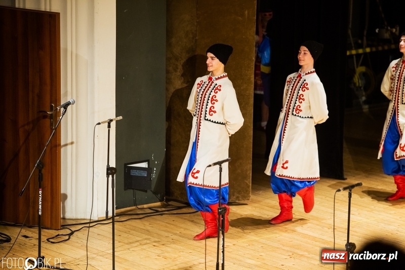 Zdjęcie w galerii na portalu naszraciborz.pl: Zespół ludowy Barwinok z ukraińskiej Winnicy wystąpił w RCK wiadomości z regionu