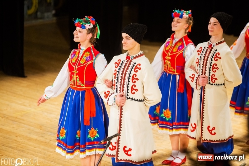 Zdjęcie w galerii na portalu naszraciborz.pl: Zespół ludowy Barwinok z ukraińskiej Winnicy wystąpił w RCK wiadomości z regionu