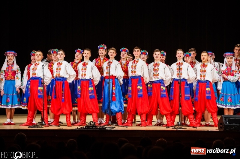 Zdjęcie w galerii na portalu naszraciborz.pl: Zespół ludowy Barwinok z ukraińskiej Winnicy wystąpił w RCK wiadomości z regionu