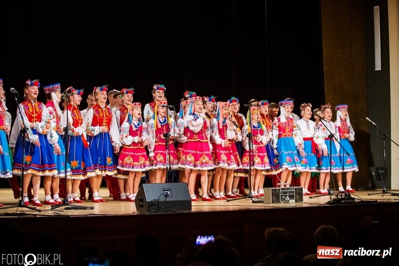 Zdjęcie w galerii na portalu naszraciborz.pl: Zespół ludowy Barwinok z ukraińskiej Winnicy wystąpił w RCK wiadomości z regionu