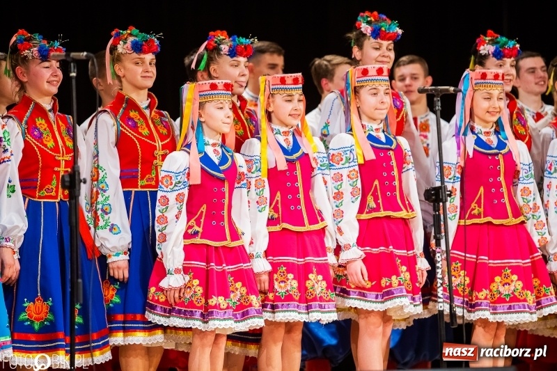 Zdjęcie w galerii na portalu naszraciborz.pl: Zespół ludowy Barwinok z ukraińskiej Winnicy wystąpił w RCK wiadomości z regionu