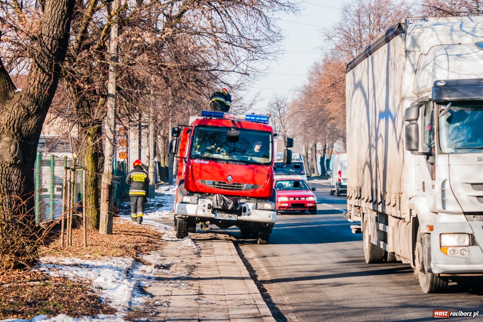 Zdjęcie w galerii na portalu naszraciborz.pl: Na Piaskowej opel najechał na tył citroena wiadomości z regionu
