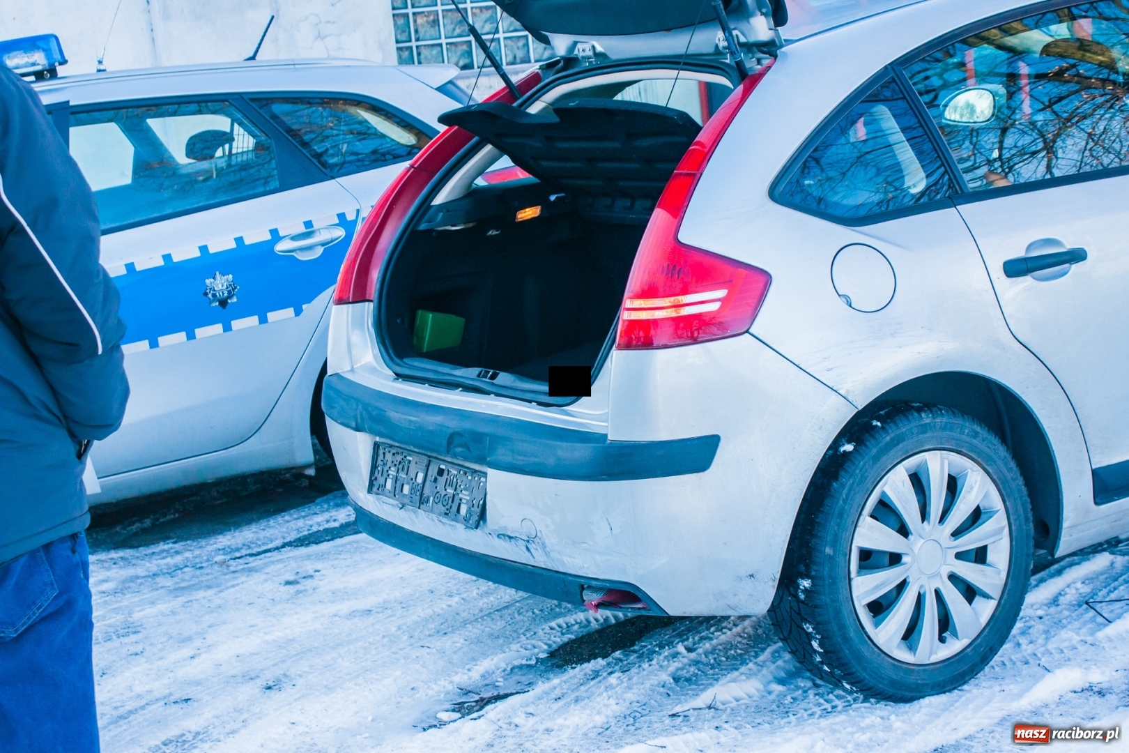 Zdjęcie w galerii na portalu naszraciborz.pl: Na Piaskowej opel najechał na tył citroena wiadomości z regionu