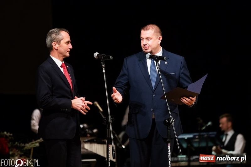 Zdjęcie w galerii na portalu naszraciborz.pl: Nagrody Starosty i Prezydenta dla sportowców, czyli XII Raciborska Gala Sportu w RCK wiadomości z regionu